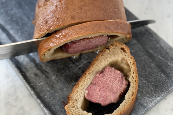 Gänse-Brust im Brotteig